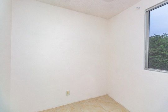 Quarto de apartamento para alugar com 2 quartos, 48m² em Jardim Dona Leopoldina, Porto Alegre