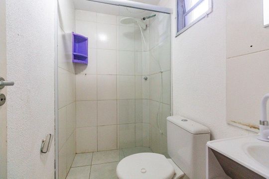 Banheiro de apartamento para alugar com 2 quartos, 48m² em Jardim Dona Leopoldina, Porto Alegre