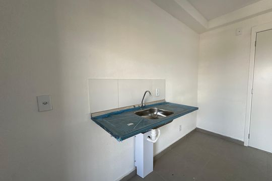 Cozinha de apartamento para alugar com 2 quartos, 55m² em Jardim Maria Helena, Barueri