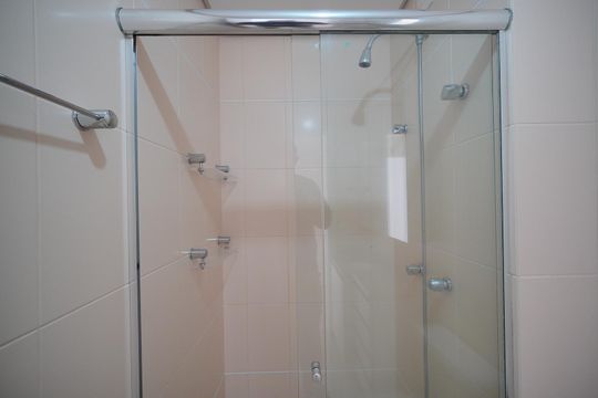 Banheiro Corredor de apartamento para alugar com 3 quartos, 85m² em Itacorubi, Florianópolis