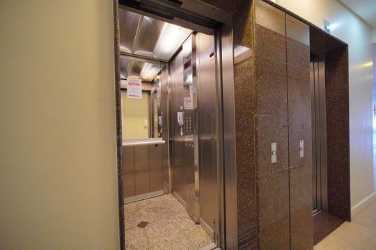 Elevador de apartamento para alugar com 3 quartos, 85m² em Itacorubi, Florianópolis
