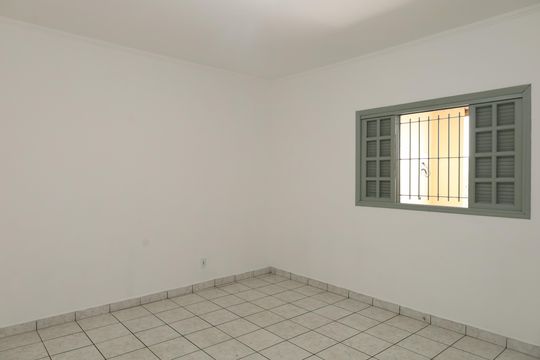 Quarto 1 de casa para alugar com 4 quartos, 110m² em Jardim das Camelias, São Paulo