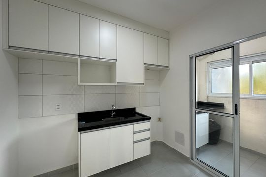 Cozinha de apartamento para alugar com 1 quarto, 54m² em Jardim Maria Helena, Barueri