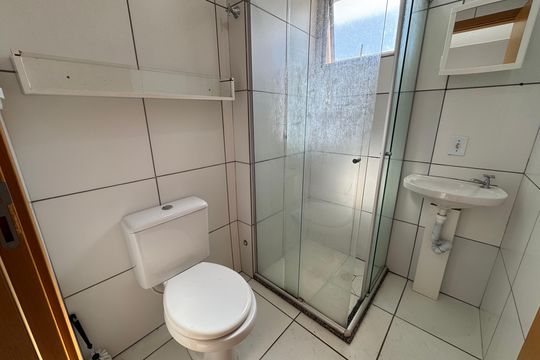 Banheiro de apartamento para alugar com 1 quarto, 31m² em Qs 305, Brasília