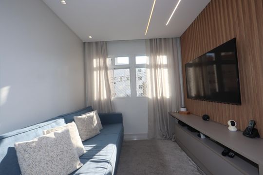Sala de apartamento à venda com 2 quartos, 60m² em Jd S Teresinha, São Paulo