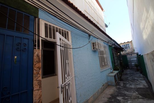 Fachada interna de casa para alugar com 2 quartos, 60m² em Penha, Rio de Janeiro