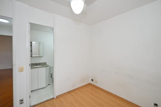 Suíte de apartamento para alugar com 3 quartos, 65m² em Vila Morumbi, São Paulo