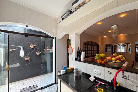 Cozinha  de casa à venda com 3 quartos, 210m² em Parque Selecta, São Bernardo do Campo