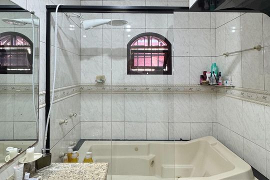 Banheiro - Suíte de casa à venda com 3 quartos, 210m² em Parque Selecta, São Bernardo do Campo