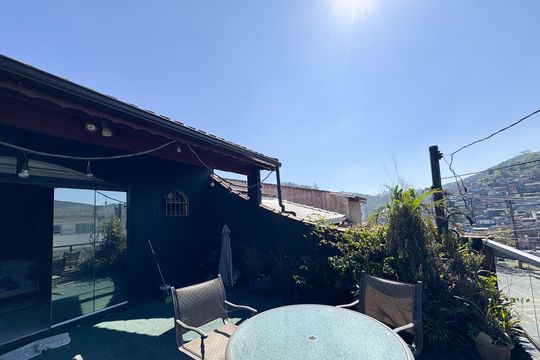 Sacada  de casa à venda com 3 quartos, 210m² em Parque Selecta, São Bernardo do Campo