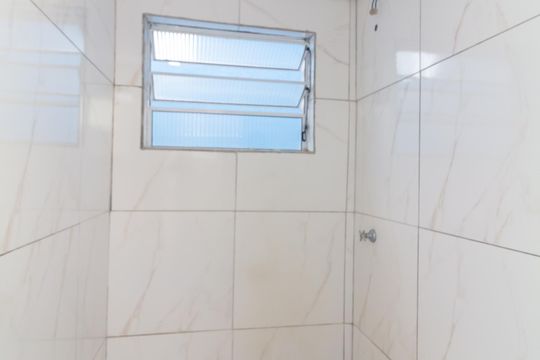 Banheiro de casa de condomínio para alugar com 1 quarto, 35m² em Jardim Matarazzo, São Paulo