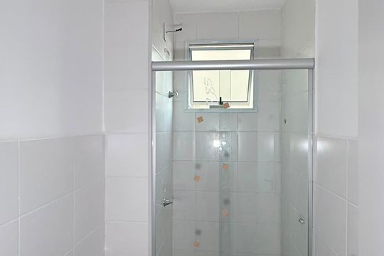 Banheiro de apartamento à venda com 2 quartos, 47m² em Palmeiras, Belo Horizonte