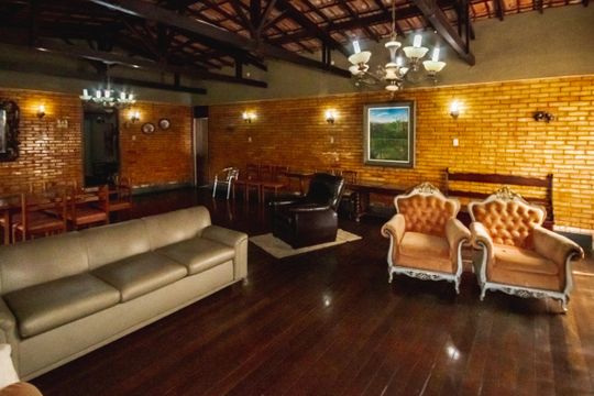 Casa à venda com 4 quartos, 650m² em Pampulha, Belo Horizonte