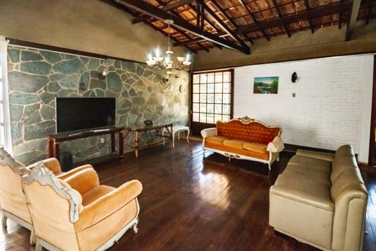 Casa à venda com 3 quartos, 10000m² em Pampulha, Belo Horizonte