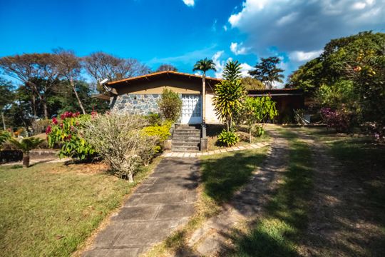 Casa à venda com 3 quartos, 10000m² em Pampulha, Belo Horizonte