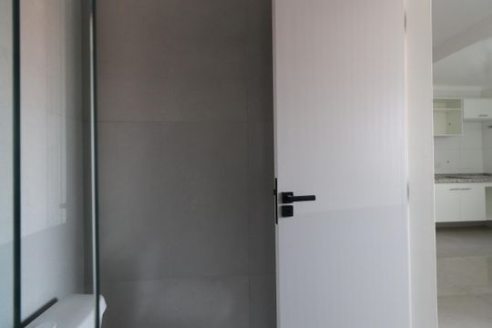 Banheiro de apartamento à venda com 1 quarto, 35m² em Vila Santa Isabel, São Paulo