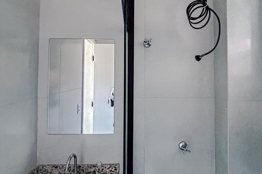 Banheiro de apartamento à venda com 1 quarto, 35m² em Vila Santa Isabel, São Paulo
