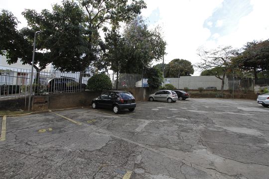 vaga garagem de apartamento para alugar com 3 quartos, 78m² em Nova Suíça, Belo Horizonte