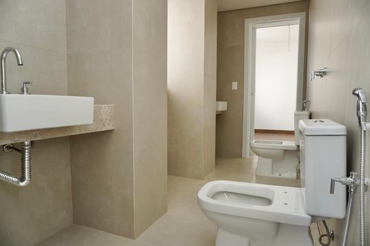 Suíte 2 - Banheiro  de apartamento à venda com 3 quartos, 110m² em Funcionários, Belo Horizonte