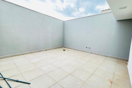 Quintal de casa para alugar com 3 quartos, 224m² em Água Espraiada, Cotia