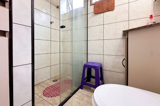 Banheiro Social de apartamento à venda com 2 quartos, 57m² em Demarchi, São Bernardo do Campo