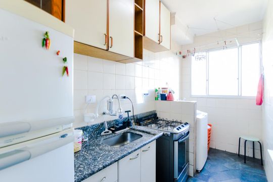 Cozinha de apartamento para alugar com 2 quartos, 60m² em Picanço, Guarulhos