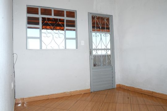 Sala de casa para alugar com 2 quartos, 100m² em Paulo Vi, Belo Horizonte