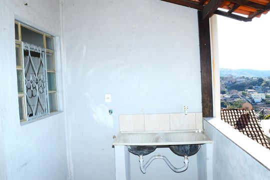 Área de Serviço de casa para alugar com 2 quartos, 100m² em Paulo Vi, Belo Horizonte