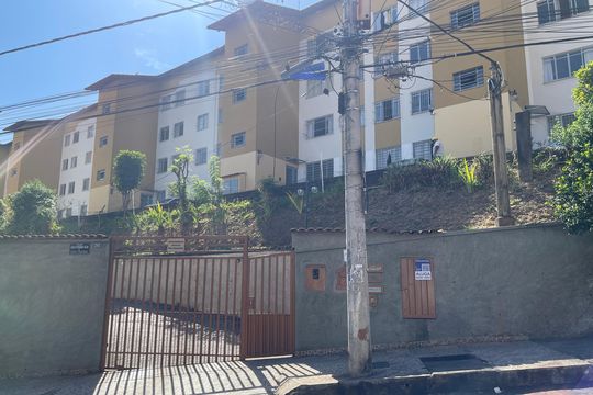 Placa instalada com o codigo BBYX-212, Instalacao no portao de apartamento para alugar com 2 quartos, 56m² em Camargos, Belo Horizonte