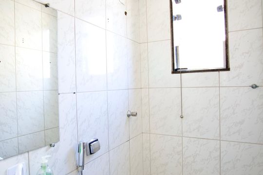 Banheiro Social de apartamento à venda com 2 quartos, 42m² em Inconfidentes, Contagem