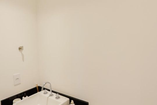 Banheiro social de apartamento para alugar com 2 quartos, 71m² em Santo Amaro, São Paulo