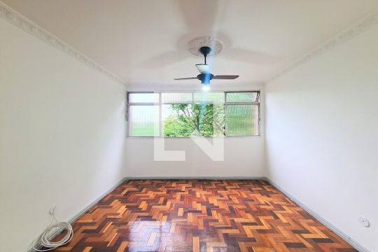 Sala de apartamento para alugar com 3 quartos, 70m² em Engenho da Rainha, Rio de Janeiro