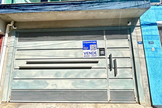 Placa instalada na fachada do imóvel  de casa à venda com 4 quartos, 250m² em Jardim Adriana, Guarulhos