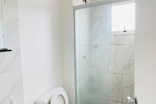 Banheiro de apartamento para alugar com 2 quartos, 48m² em Bairro Jardim Nossa Senhora das Graças, Cotia