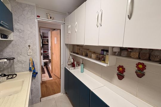 Cozinha de apartamento à venda com 2 quartos, 52m² em Vila Santa Antonia, Diadema