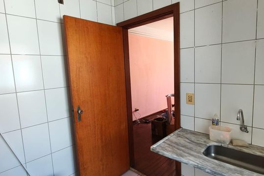 Banheiro de apartamento à venda com 2 quartos, 58m² em Rio Branco, Belo Horizonte