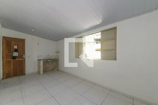Casa para alugar com 1 quarto, 35m² em Vila Maracana, São Paulo