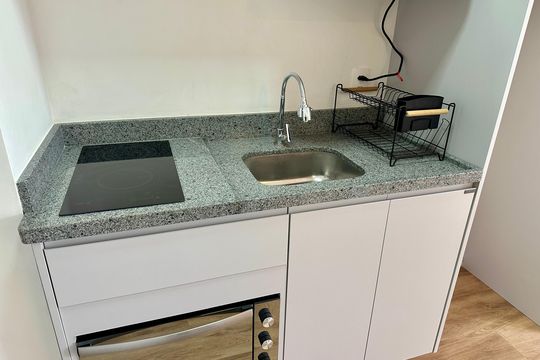 Cozinha de kitnet/studio para alugar com 1 quarto, 24m² em Jardim das Acacias, São Paulo