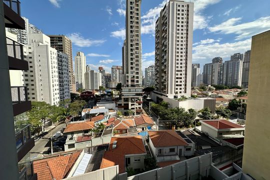 Varanda de kitnet/studio para alugar com 1 quarto, 24m² em Jardim das Acacias, São Paulo