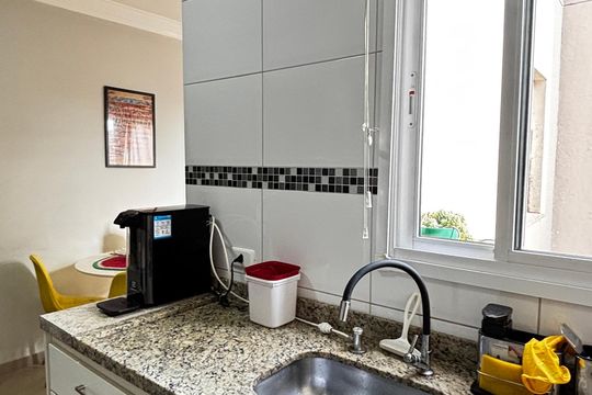 Cozinha de apartamento à venda com 2 quartos, 56m² em Vila Valparaíso, Santo André