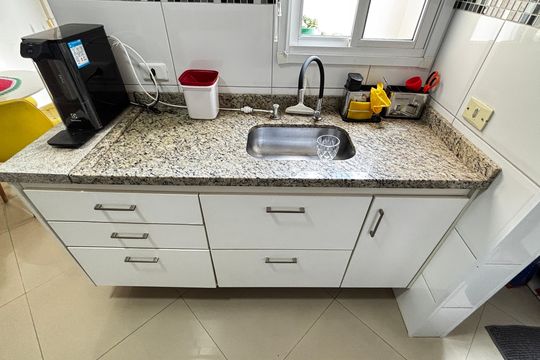 Cozinha de apartamento à venda com 2 quartos, 56m² em Vila Valparaíso, Santo André