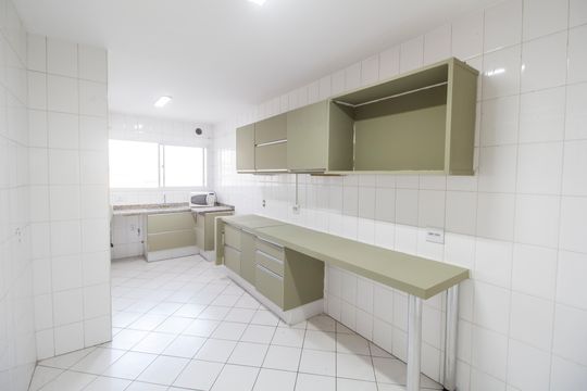 Cozinha de apartamento à venda com 3 quartos, 165m² em Alphaville Industrial, Barueri
