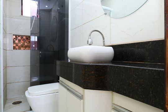 Banheiro de apartamento para alugar com 2 quartos, 55m² em Vila Mara, São Paulo