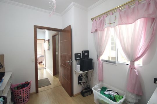 Casa à venda com 3 quartos, 80m² em Vila Marari, São Paulo
