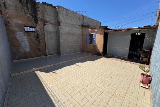 Quintal de casa à venda com 2 quartos, 150m² em Recanto das Emas, Brasília