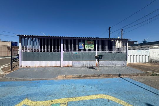 Fachada de casa à venda com 2 quartos, 150m² em Recanto das Emas, Brasília