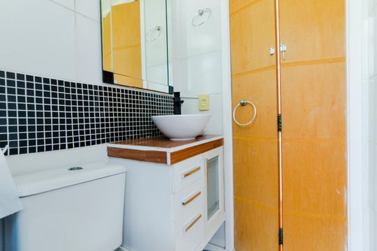 Banheiro de apartamento à venda com 2 quartos, 45m² em Jardim Silvestre, Guarulhos