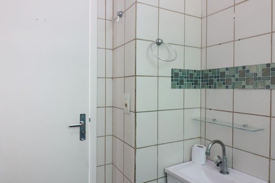 Banheiro Social de apartamento para alugar com 2 quartos, 66m² em Ferrazópolis, São Bernardo do Campo