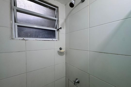 Banheiro Social de apartamento para alugar com 2 quartos, 45m² em Vargem Grande, Rio de Janeiro