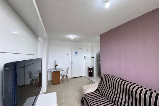 Sala de apartamento para alugar com 2 quartos, 45m² em Vargem Grande, Rio de Janeiro